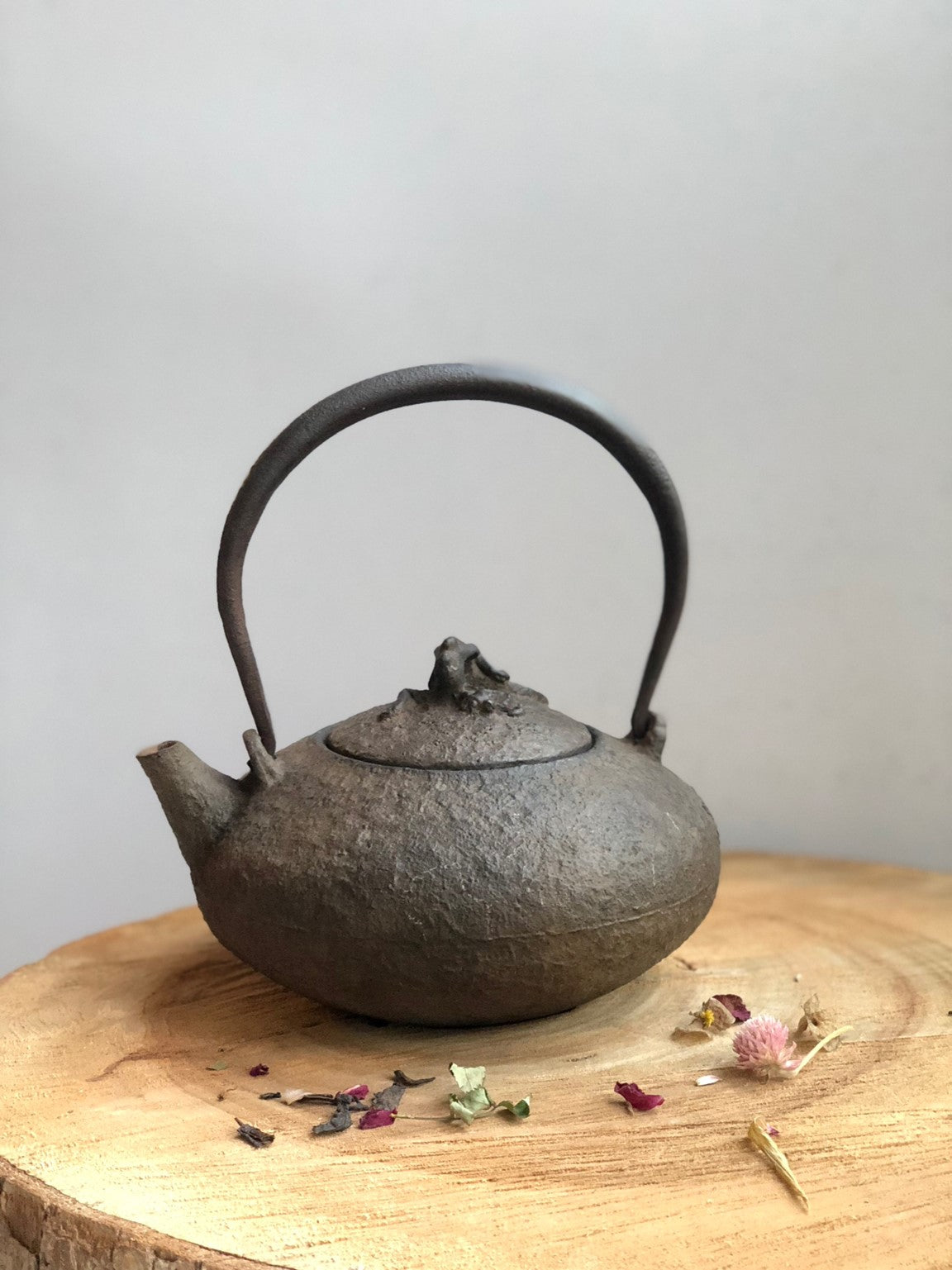 14 - Rain Dragon Knob Hinomaru-shaped Small Kettle by Unshikidou 雲色堂雨龍鈕平丸型小壶