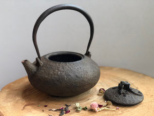 14 - Rain Dragon Knob Hinomaru-shaped Small Kettle by Unshikidou 雲色堂雨龍鈕平丸型小壶