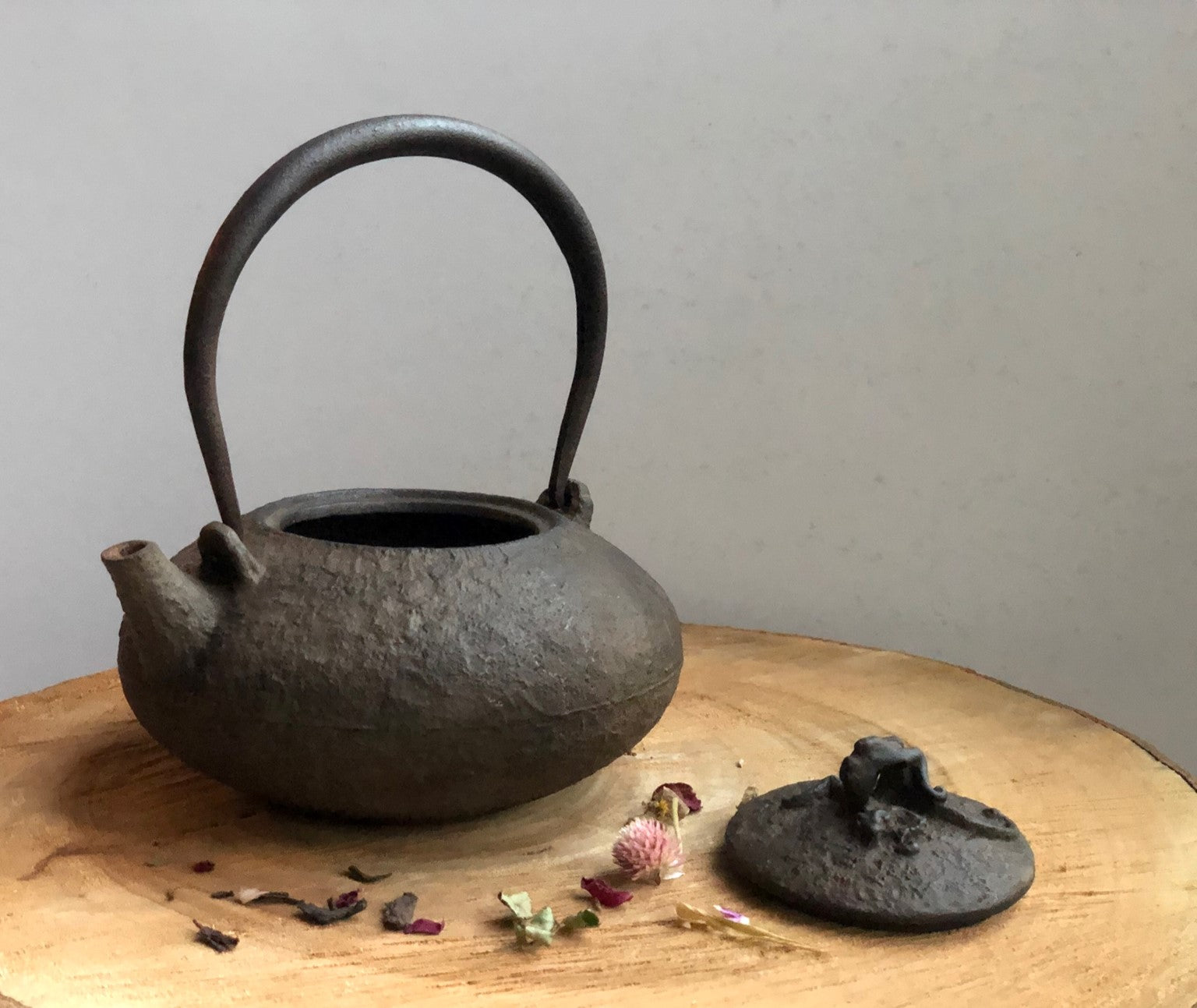 14 - Rain Dragon Knob Hinomaru-shaped Small Kettle by Unshikidou 雲色堂雨龍鈕平丸型小壶